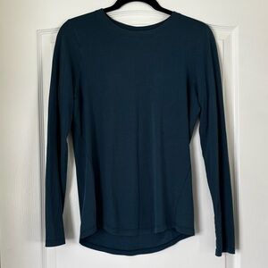 {lululemon athletica} Teal Long Sleeve Top. Size 4.